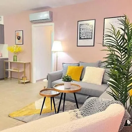 Apartment B104 - Liberty Bridge Lovely With Free Parking